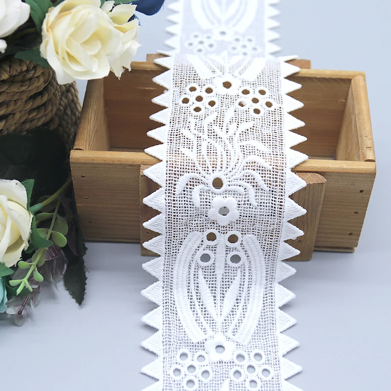 Hot selling white lace weter eyelet soluble embroidery lace trim for garments