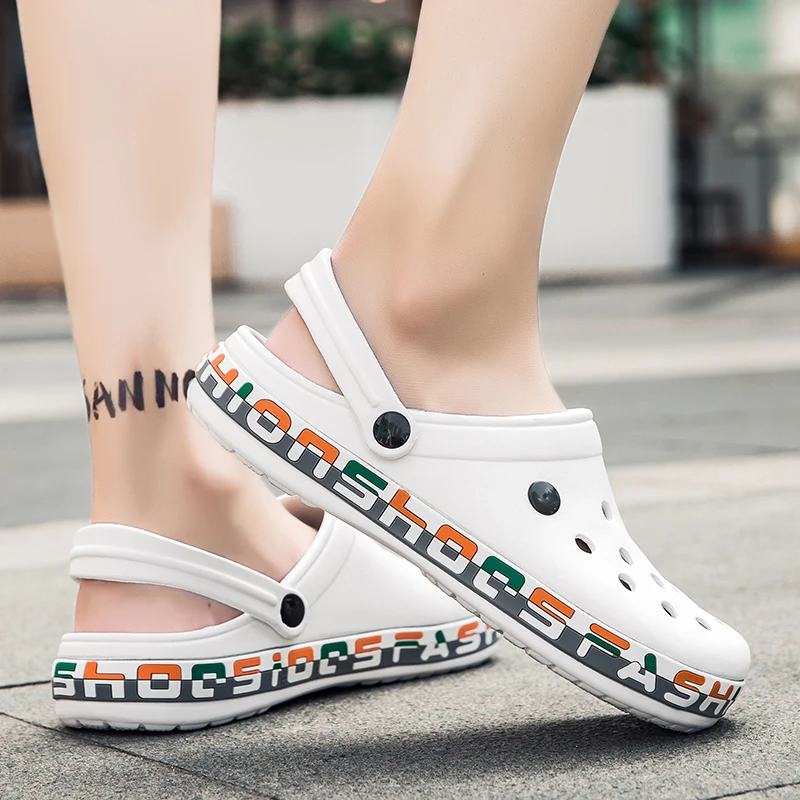 2021 New Design Summer EVA Anti-Slip Women Men Slippers Sandals Unisex Clogs Shoes Classic Garden EVA Clogs Shoes