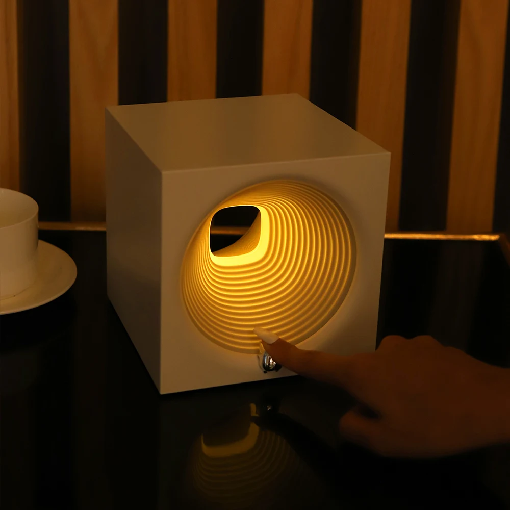 Living Room Desk Bedside Simple Modern Minimalist Study Bedroom Bedside Table Lamp with Charging Ports