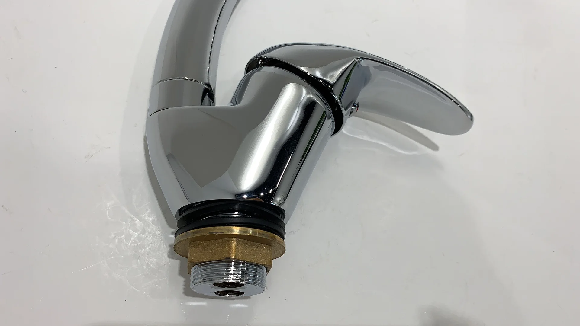 Latest hot sale Kitchen mixer high-quality solid brass economic kitchen faucet swan neck chromed basin faucet