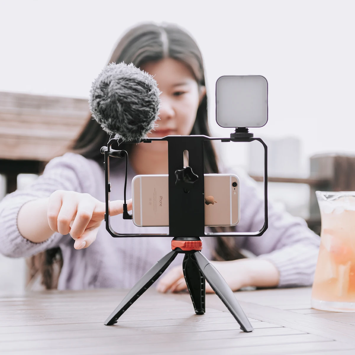 YELANGU Smartphone Video Rig Aluminum Filmmaking Recording Vlogging Rig Case,Cell Phone Movies Mount Stabilizer for Mobile Phone