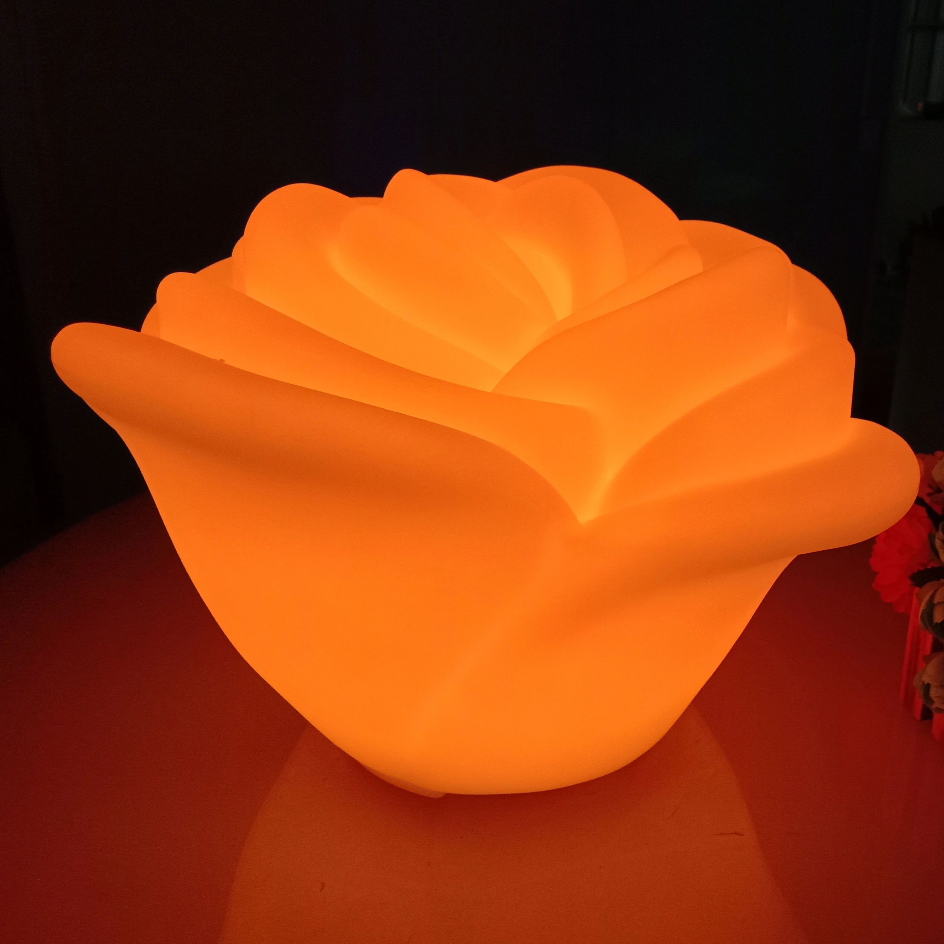 RGB Color Changing PE Plastic Waterproof Rechargeable Glowing LED Rose Shaped
