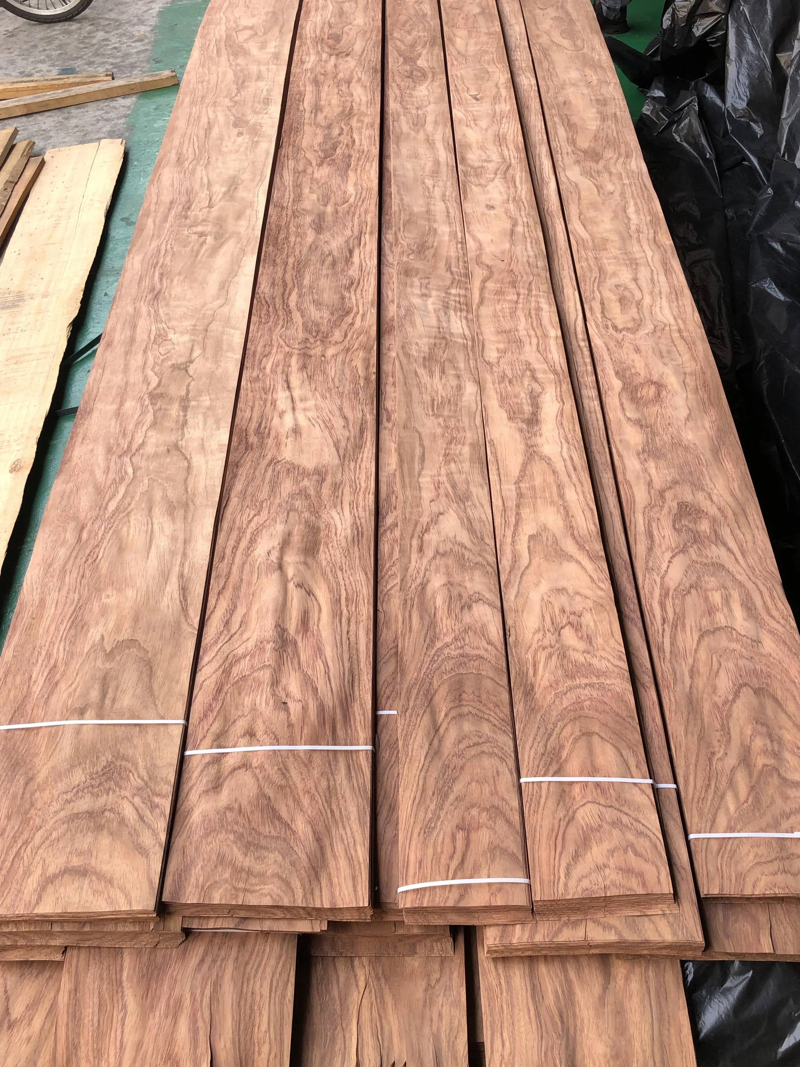 Wholesale 0.45mm Bubinga Veneer Sheet Natural Wood Sheet Bubinga Wood Veneers Natural for Furniture Flooring