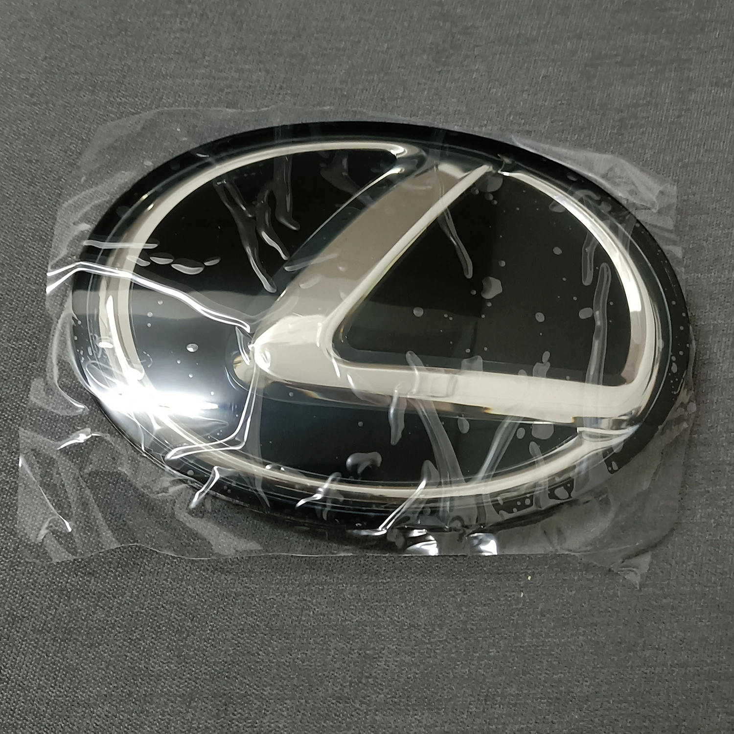 Emblem applicable to LEXUS 2019-2021  ES/RX MODELS FRONT UPPER GRILLE EMBLEM 53141-33170