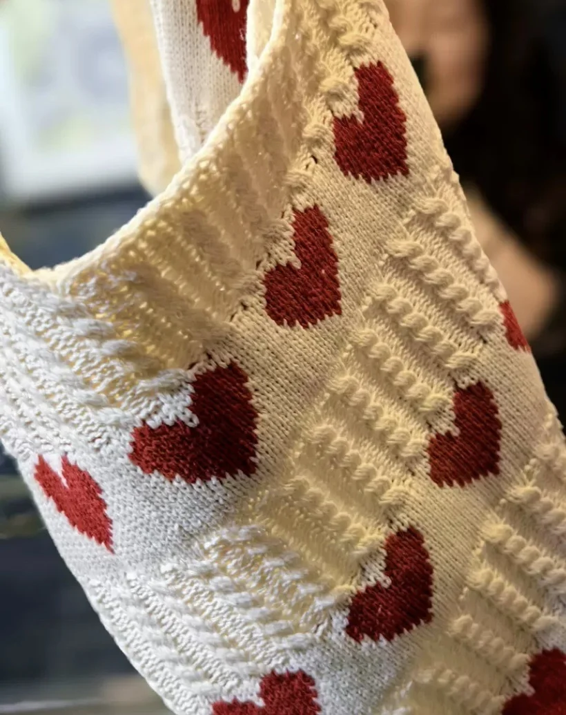 Moyamiya 2024 new hot selling Woven Crochet Knitted Hand Tote Bag Red Heart Shopping handbag holiday beach bags