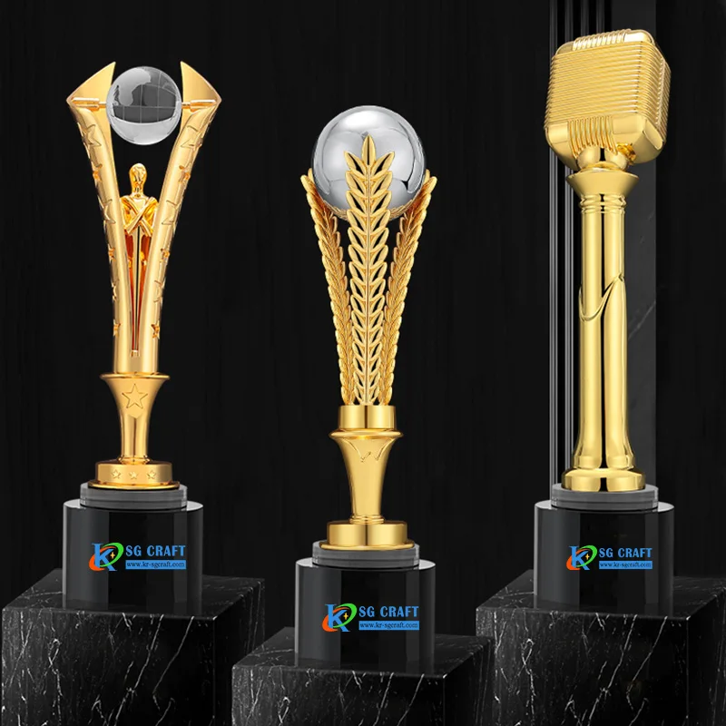 New DIY Beech Wood and Star Crystal Golf Trophy Customized Cricket Volleyball Metal Trophy Cups Wooden Horse Trophies