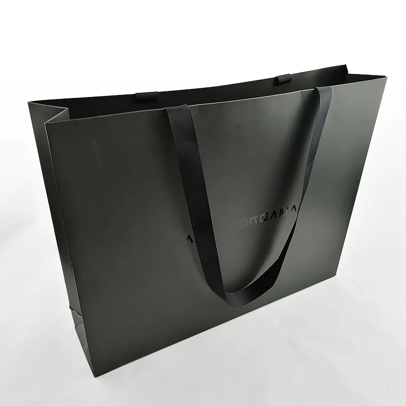 Оптовая продажа, переработанный Пользовательский логотип, УФ Печатный черный роскошный подарочный бумажный пакет для покупок