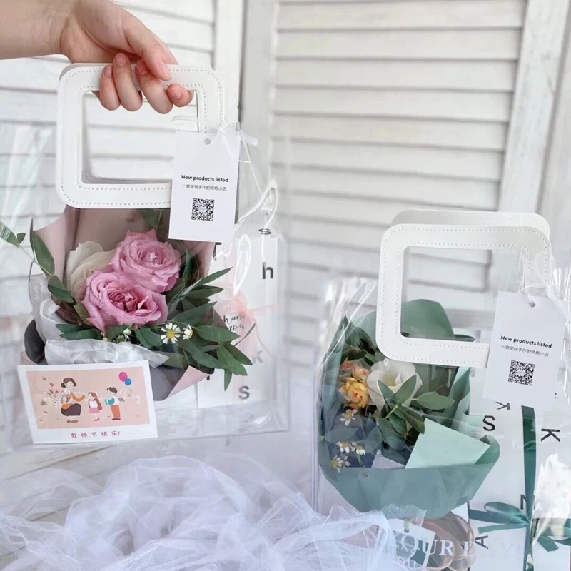 Customized logo Reusable Waterproof PVC Clear Transparent Tote Bag Gift Bag Packaging Shopping Tote Bag  with Leather Handle