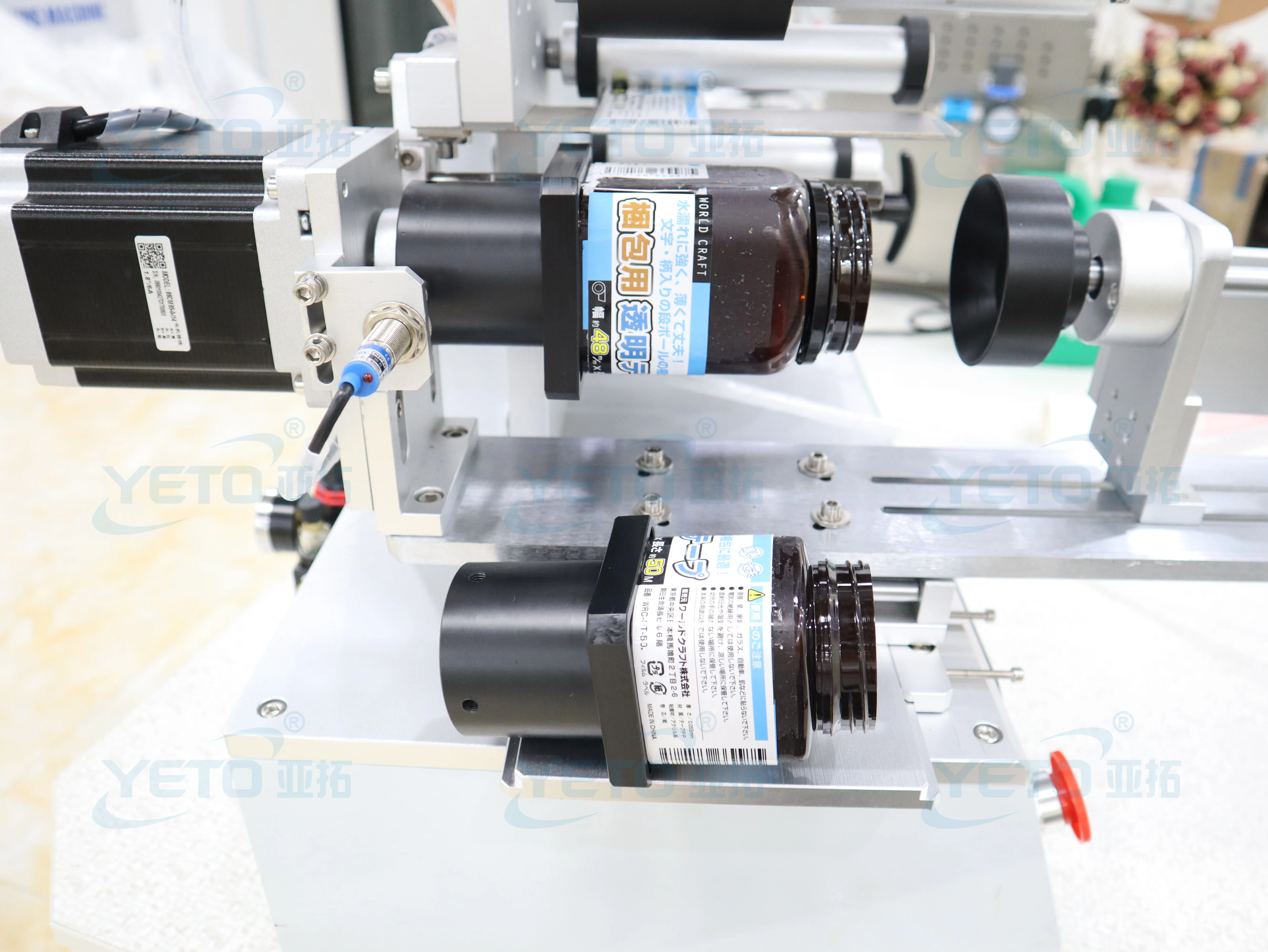 Semi Automatic Table Top Rotary Double Sided Tube Can Flat PET Hexagon Perfume Square Round Bottle Labeling Machines Applicator