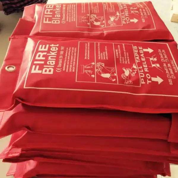 Fire emergency rescue equipment 100% fiber glass fire blanket Fire cover silicon coating blanket 2*2m