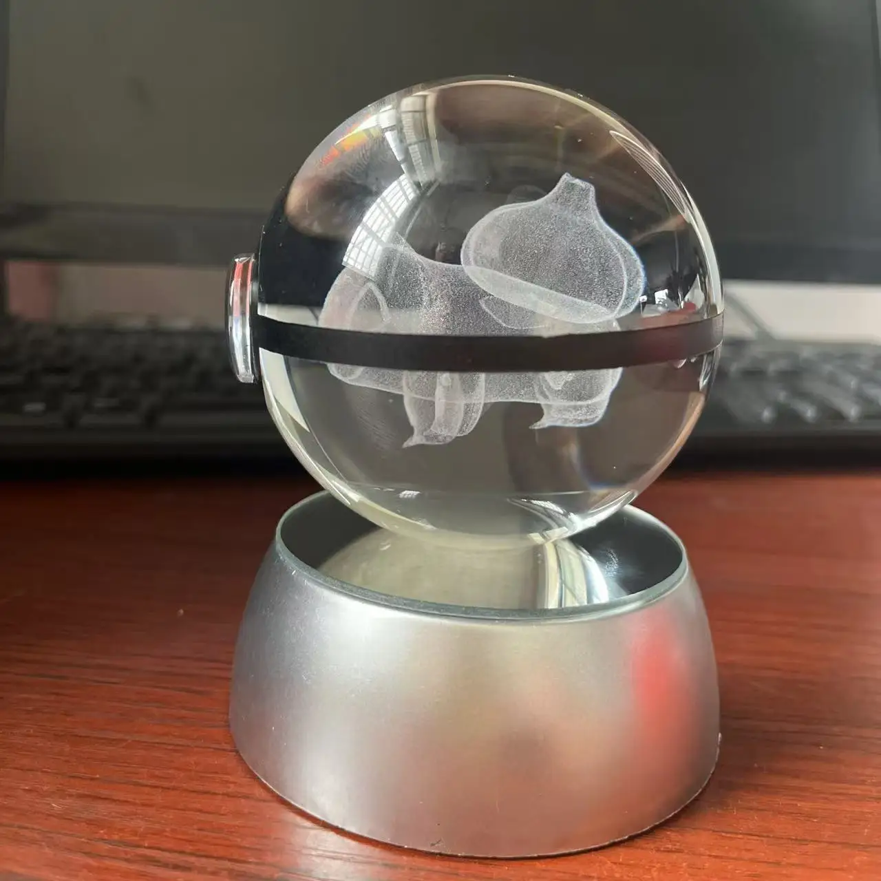 DT-B004 Wholesale 80mm New Design 3D Crystal Pokemon Trainer Poke Ball with Pikachu Bulbasaur Action Figure Pokemon Ball