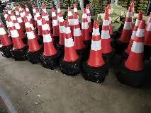 750mm Reflective Traffic Cones Safety Plastic Cone Rubber Base Cones