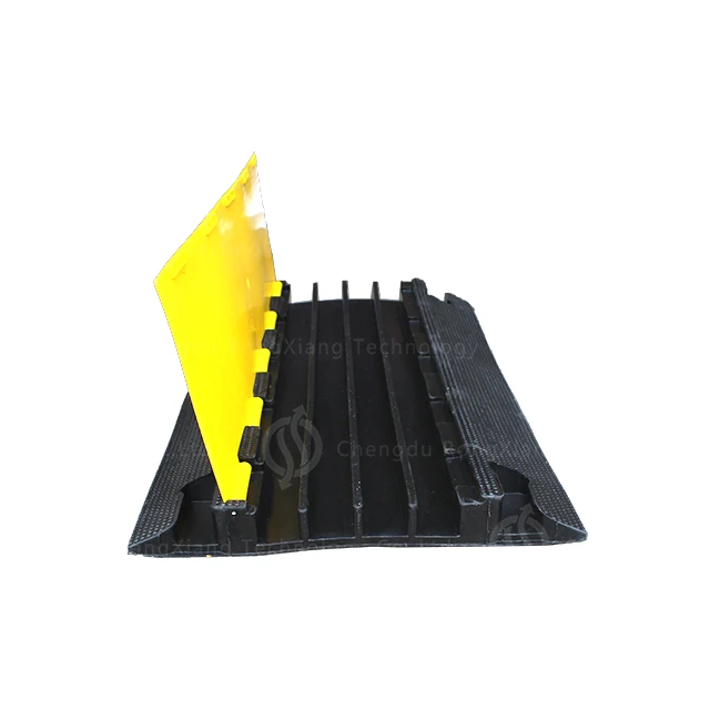 Factory Wire Rope Rubber Bumper Outdoor Heavy Duty Cable Protector 3 Channel For Road