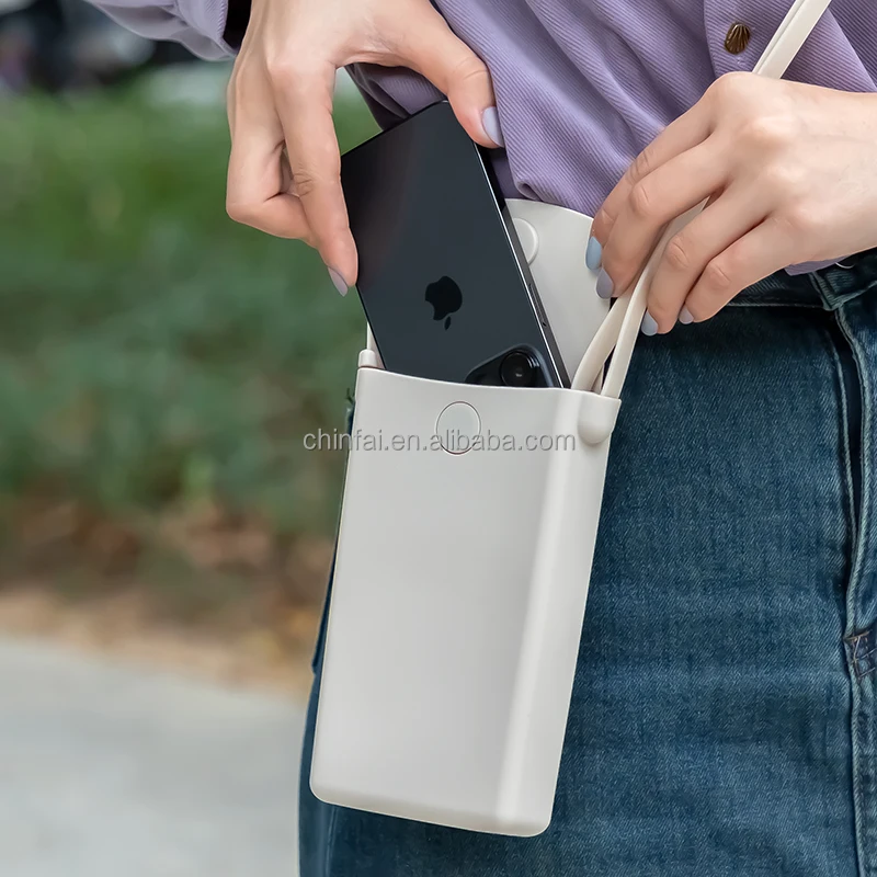 Chinfai New Waterproof Silicone Magnet Cover Crossbody Cell Phone Case Bag