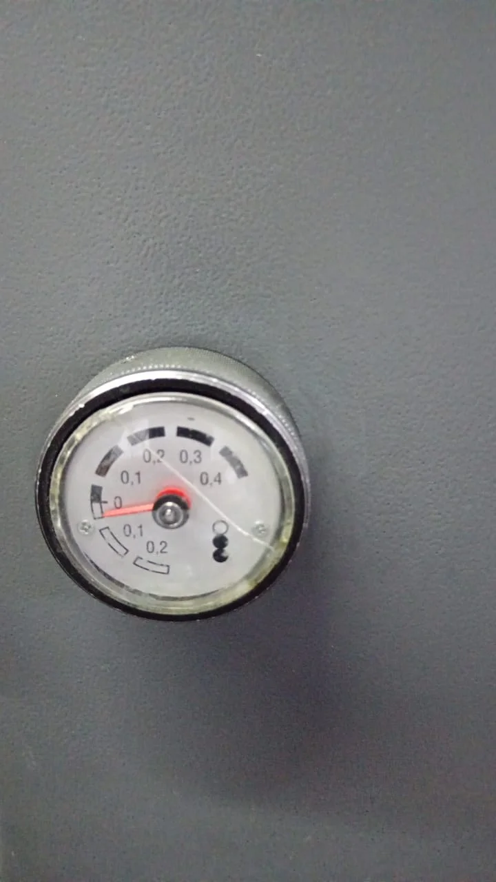 00.580.3958 Pressure Indicator 0.2-0.4 Pressure Gauge For GTO Printing Machine