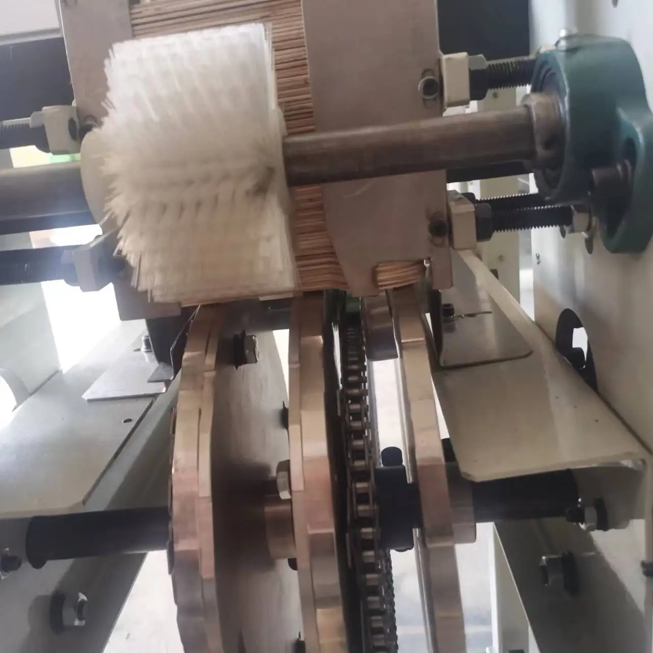 GLC high speed automatic efficient disposable wooden spoon molding machine machinery wooden cutlery making