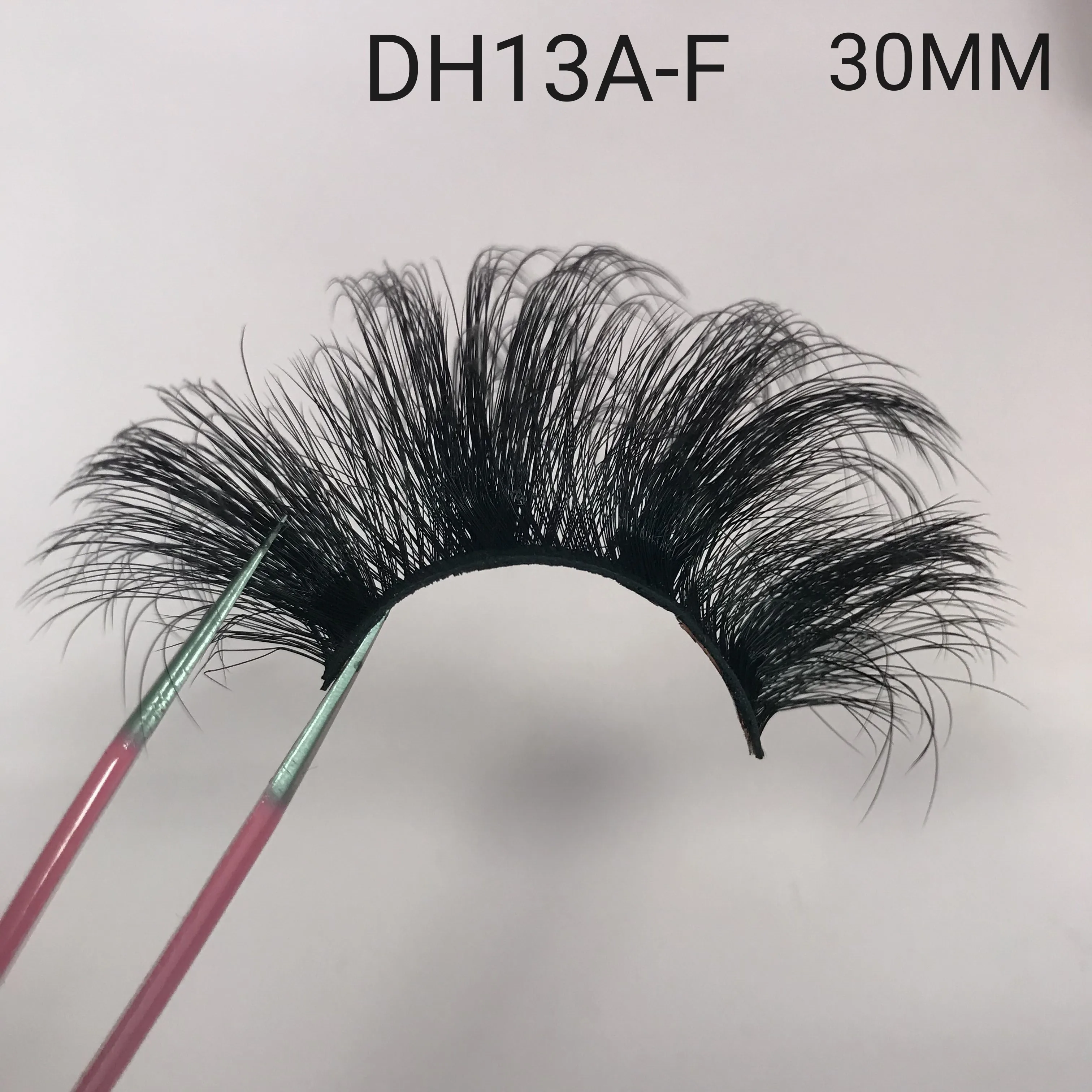 Glow plumping bottle vegan luxury box packaging custom peel off hello kitty cute luxury tubes wholesale lipgloss lip stick lip