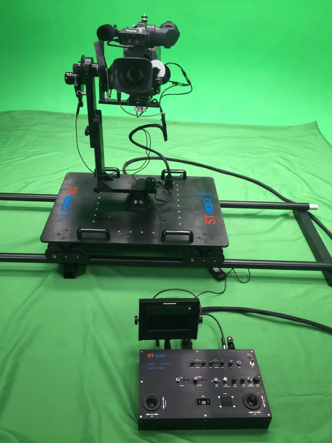 Professional Live Video Broadcasting Equipment ST-2000 Motorized Camera Dolly For Shooting