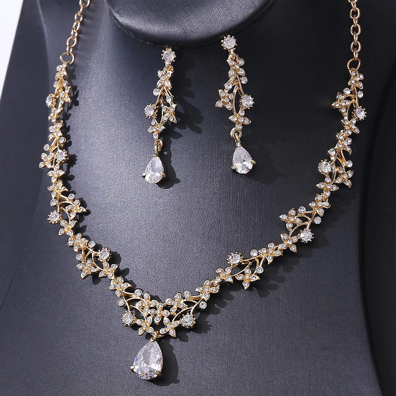 Изысканное циркониевая цепочка из ротанга