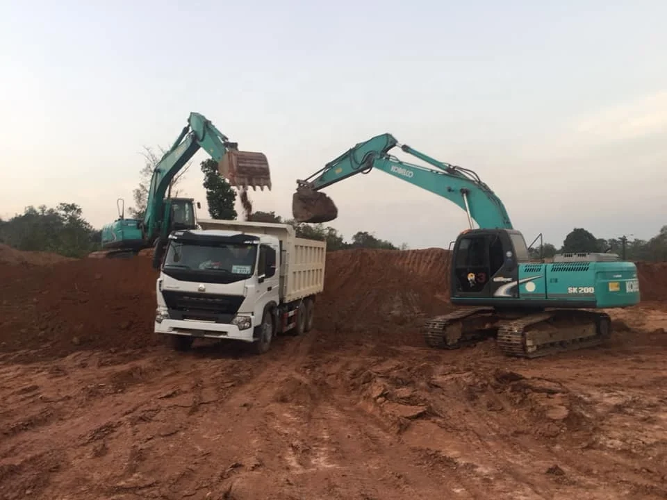 HOWO A7 371HP 10-wheels dump truck tippter truck