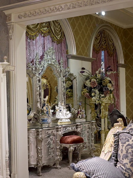 Luxury antique Italian king silver rococo bed furniture for palace and villa