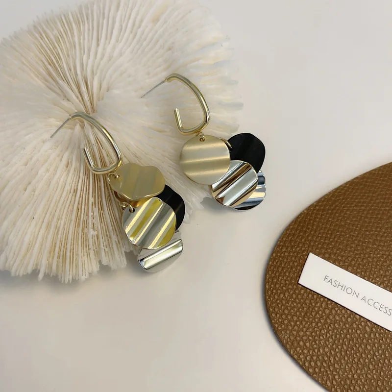 SC Women Retro Hong KONG Style Mixed Color Coin Drop Earrings Luxury Long Metal Disc Tassel Earrings For Party Engagement