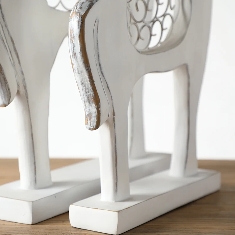 Wholesale Abstract Polyresin Horse Animal Figurine Resin White Horse sculpture