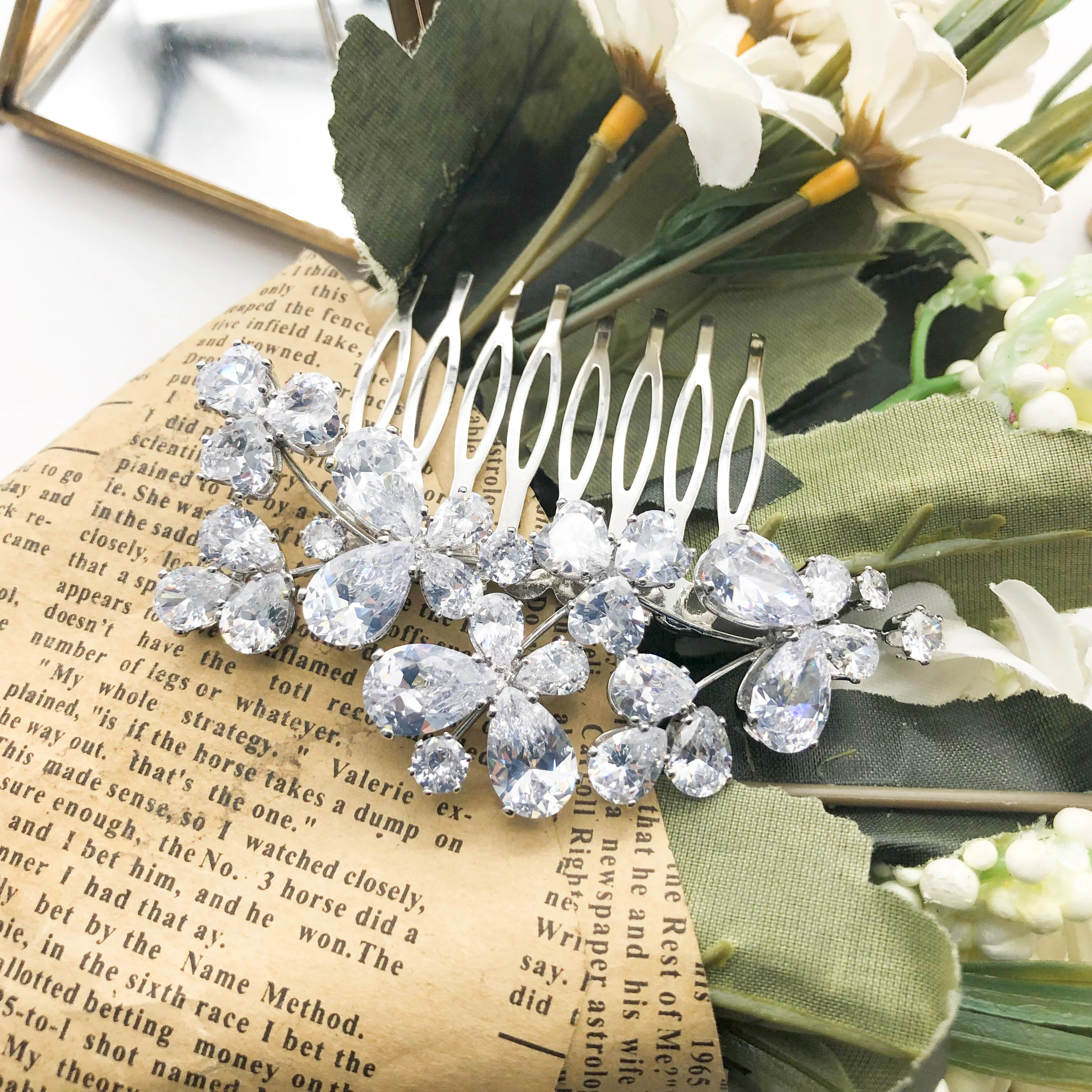 Оптовая цена Свадебный Цветочный головной убор с Цирконом Свадебные ювелирные изделия женская свадебная расческа для волос