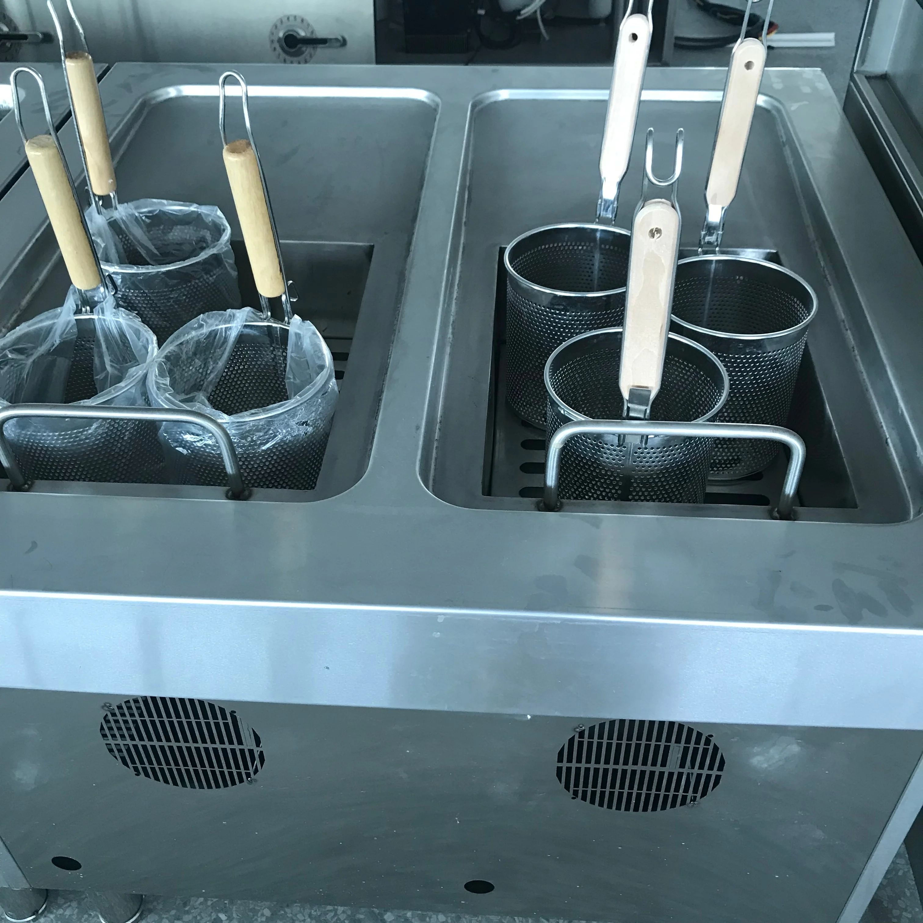 hot sale 4holes noodle cooking machine 6holes electric pasta cooker 9holes ramen