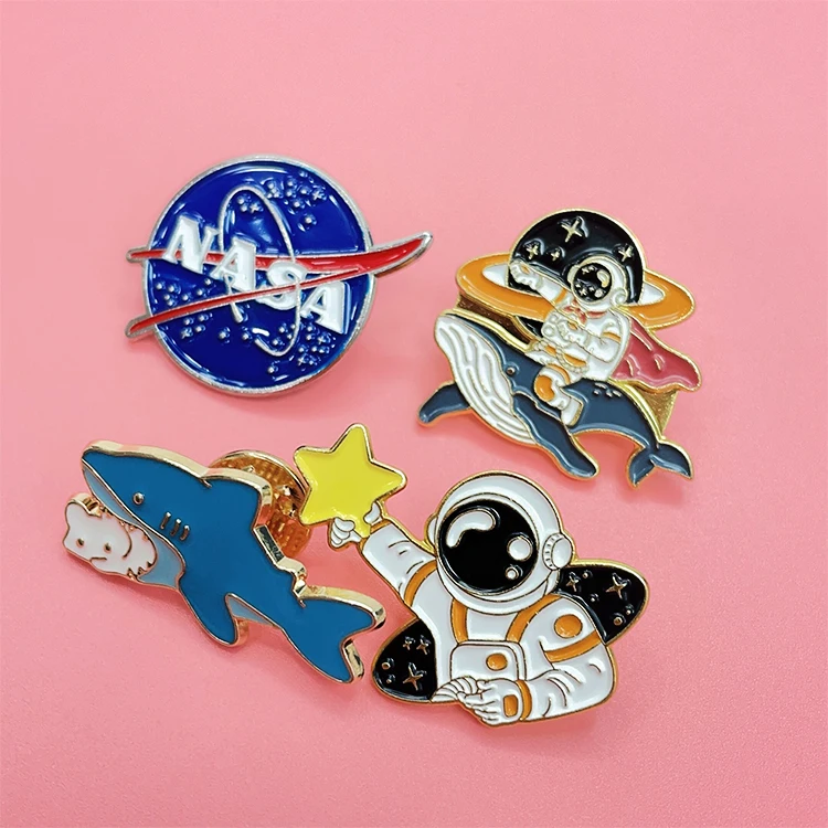 Custom Made Metal Hard Enamel Pins Metal Crafts Sets Customized logo Manufacturer Soft Enamel Lapel Pin Badges