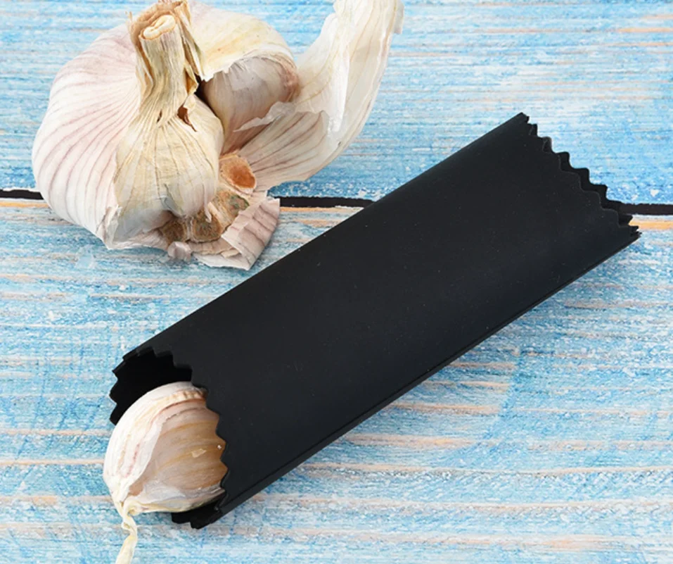 Wholesale Silicone Garlic Peeler Skin Remover Roller Keeper Easy Roller Peeling Tube Useful Kitchen Tool Garlic Peeler