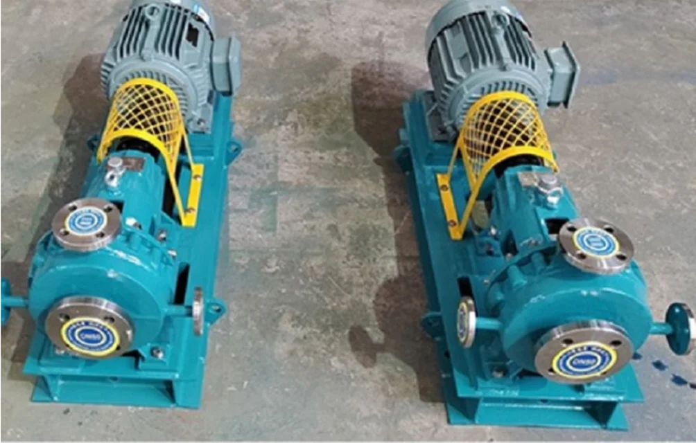 Cantilever single-pole single-suction urea smelting pump is available for steam insulated fertilizer plants