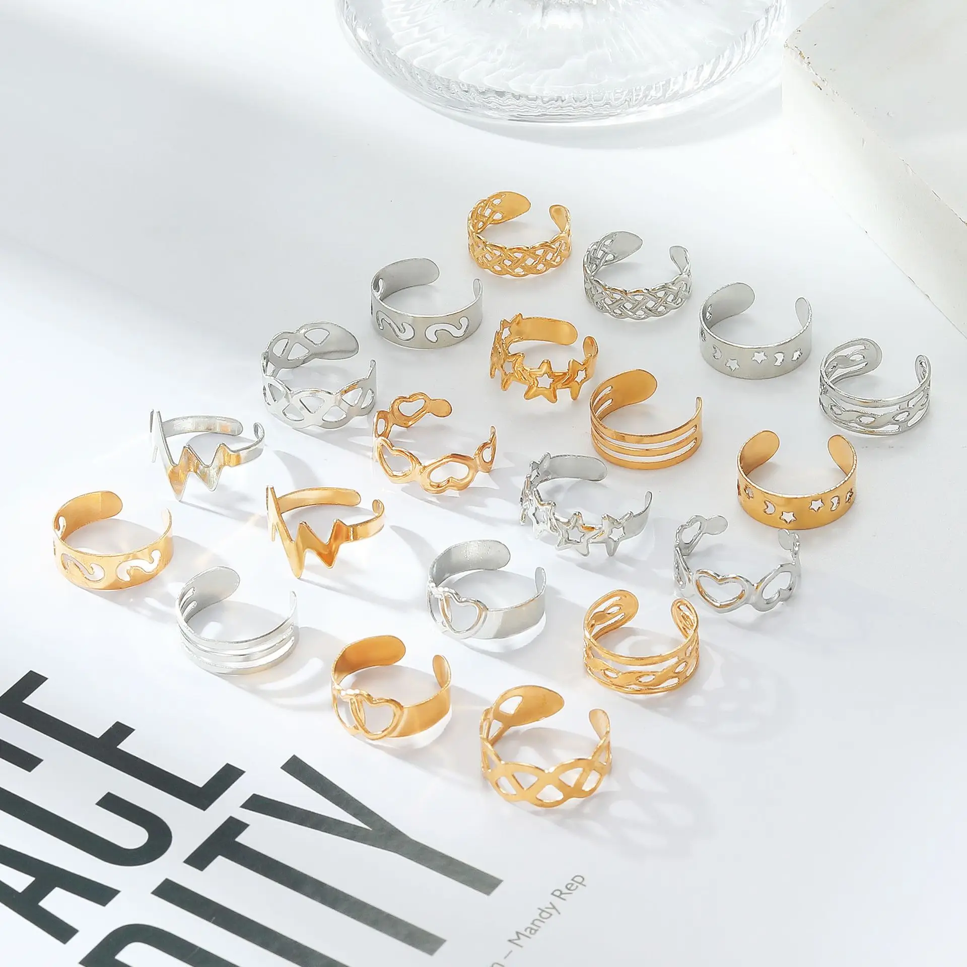 Alloy Star Moon Opening Beach Ring 10-Piece Retro Snake-Shaped Geometric Hollow Adjustable for Wedding or Gift