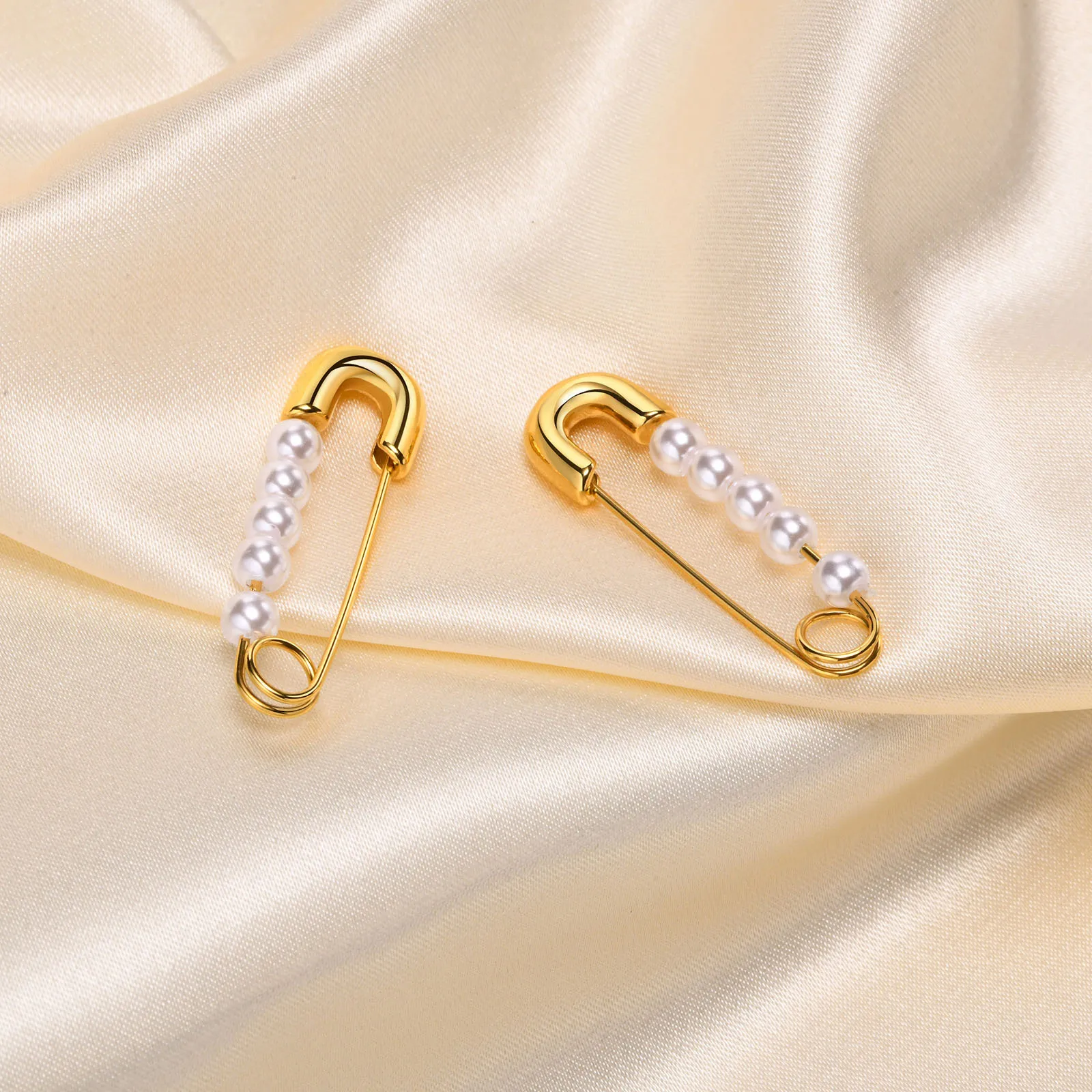 Yiwu DAICY fashion design stainless steel safety pin earrings gold plated women pearl beaded earrings