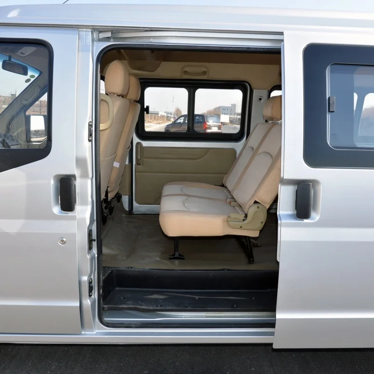 5 Door Dongfeng Minibus for exports