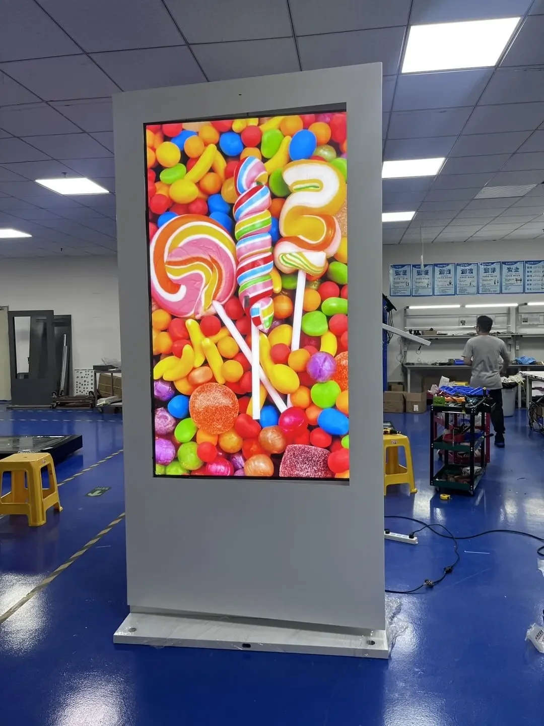 Double Sides 75 Inch 3500Nits Outside Waterproof LCD Advertising Display Player Digital Signage Outdoor Totem Floor Stand  Kiosk