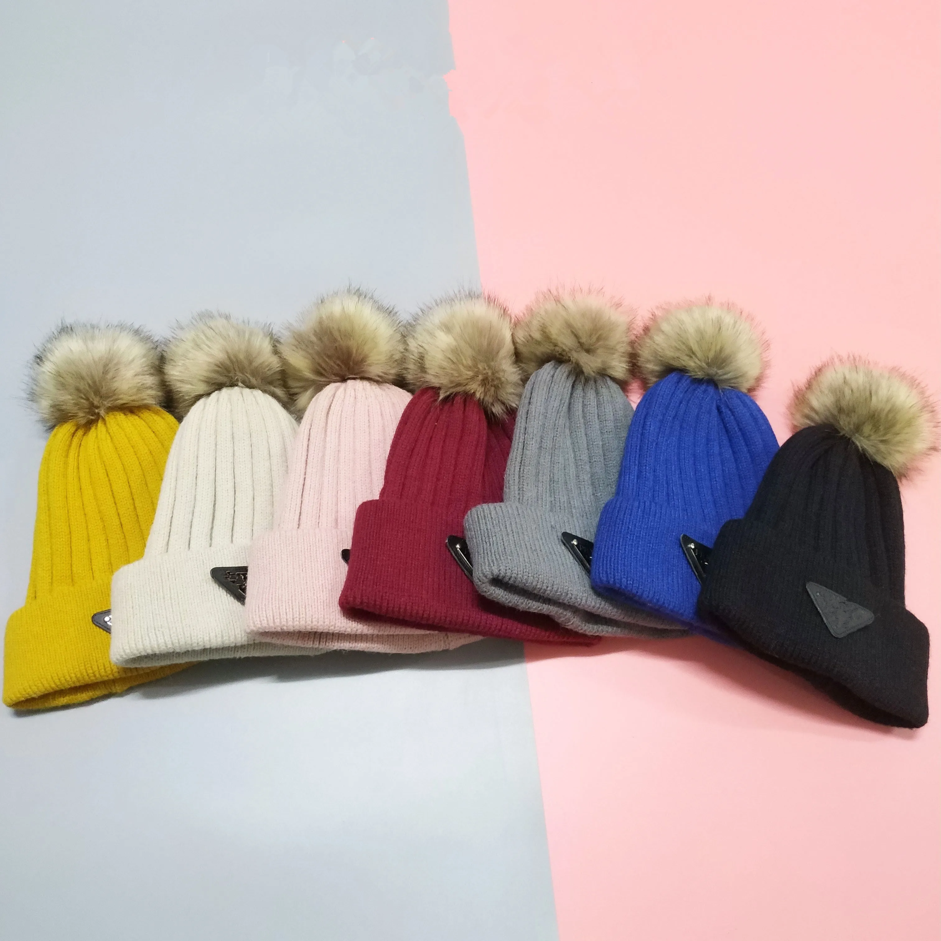 
Popular Custom Warm Knitted Hat For Women Soft 100% Acrylic Beanies Foldable Cap With Pom Pom Design 