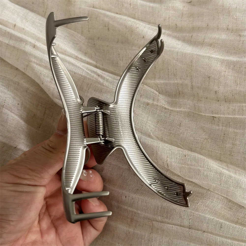 KUACHI European And American Large Metal Hair Claw Clips For Women Fashionable And Elegant Custom Hair Clip Metal