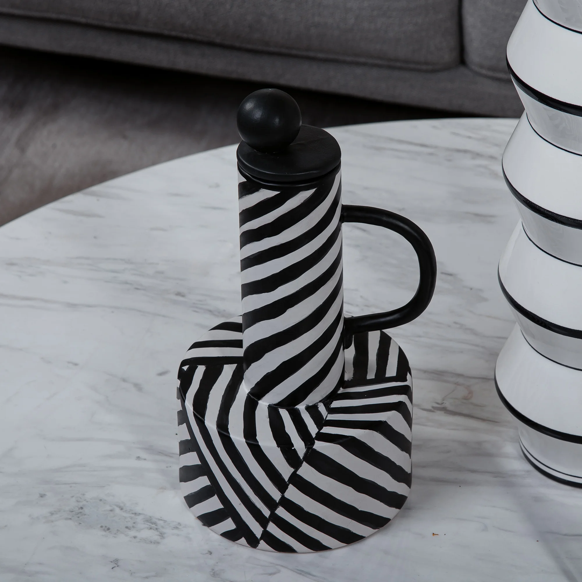 
Simple stripe black white ceramic sculpture interior decorative  (1600200653820)