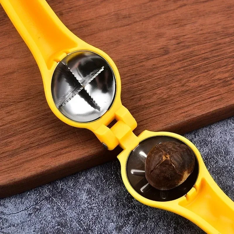 Walnut Pliers Clip Cutter Opener Nut Cracker Sheller Kitchen Tools Nut Crackers 2 in 1 Stainless Quick Chestnut Opener Machine