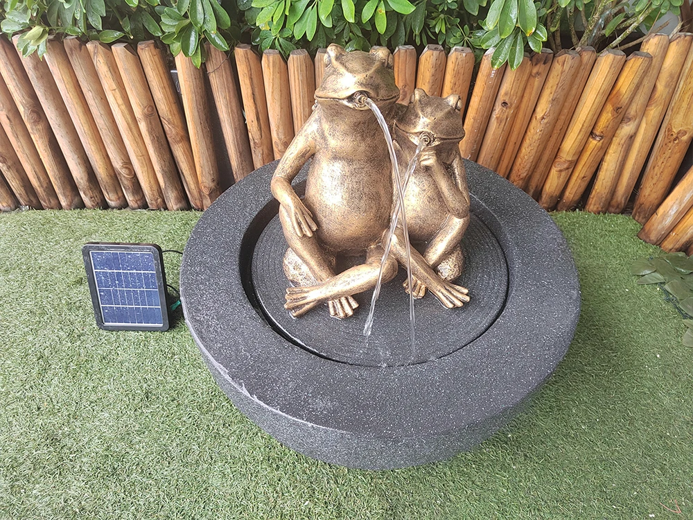Two Frogs Spit Solar Water Fountain Outdoor Garden Fountain Solar Water Fountain