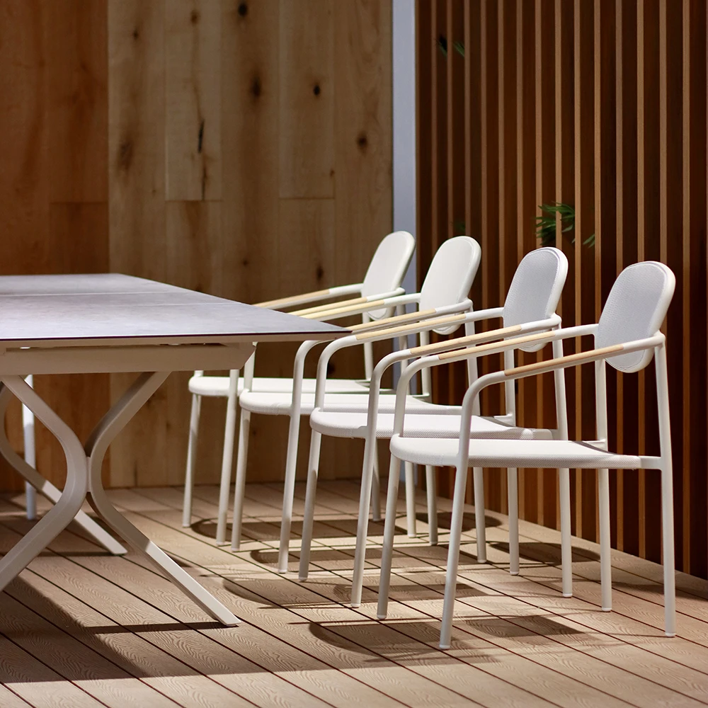 Luxury Aluminum Beer Garden Chair Set Durable Outdoor Table and Chairs for Indoors and Outdoors Furniture
