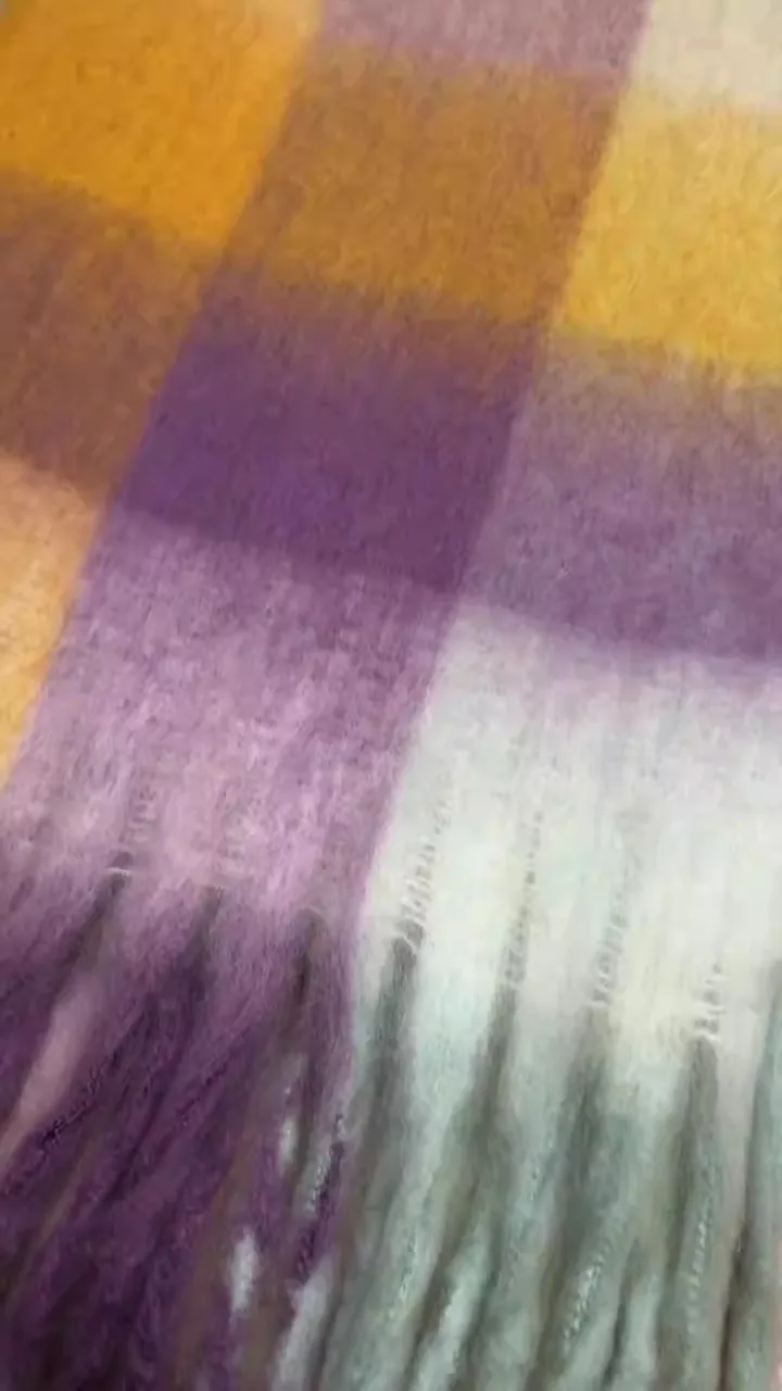 2024 Holiday Season Christmas Gift Scarves Cold Weather Windproof Short Fleece Mohair Yarn Knit Checked Plaid Woven Scarf Wrap