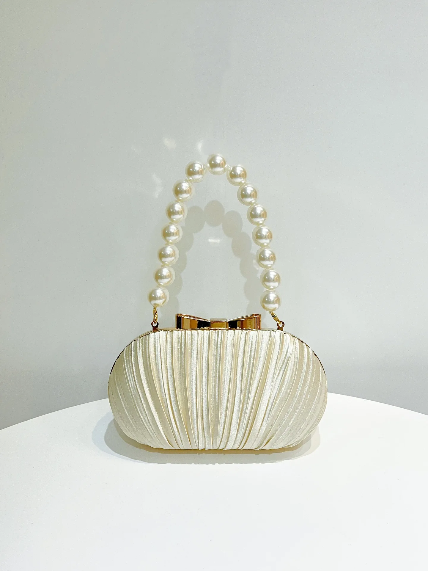 New Arrival Wrinkle Clutch Bag Handbag Party Bride Wedding Purse Apricot Pleated Pearl Chain Satin evening bag 2024 For Women