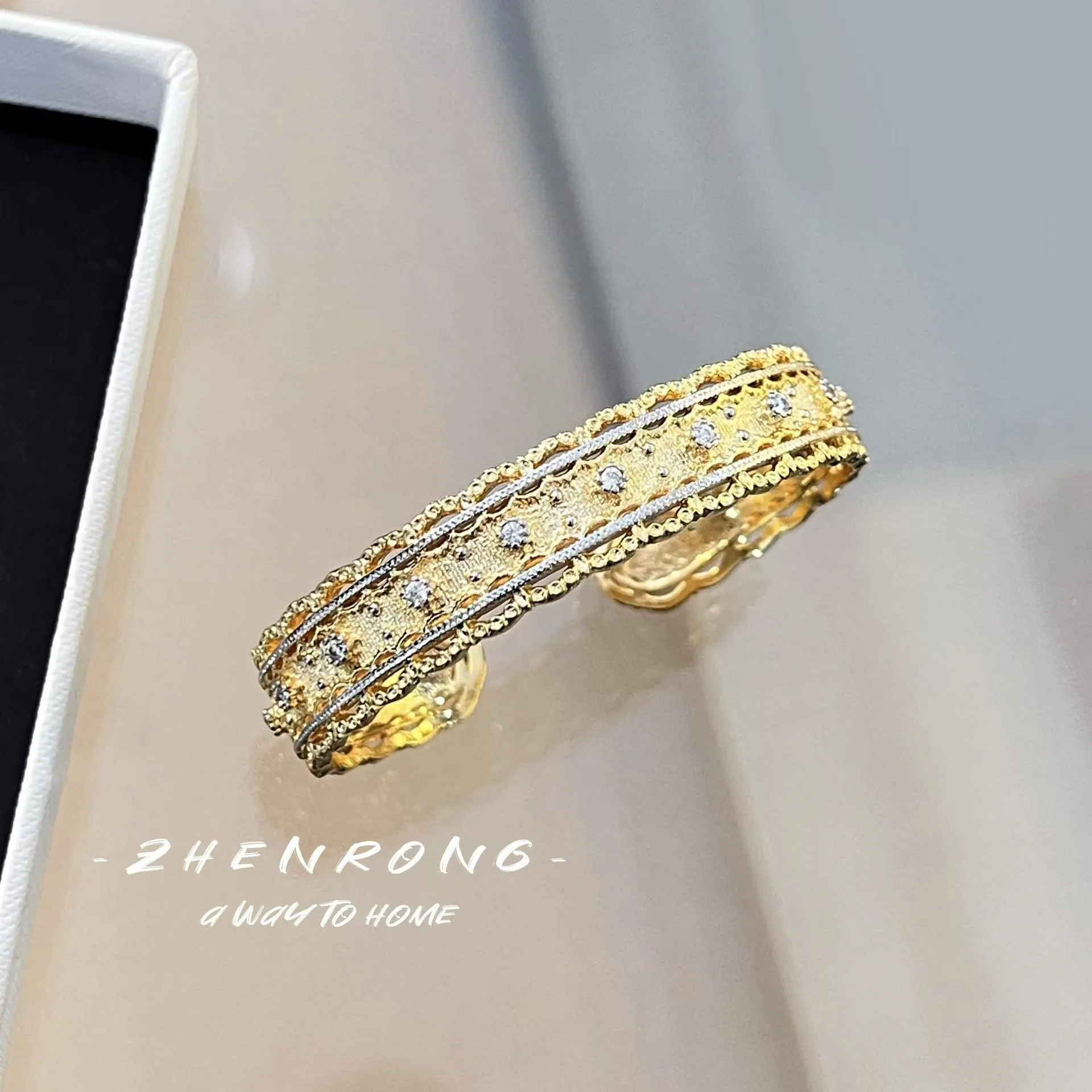 Trend jewelry 2024 Hot Sell Italian court style hollowed out full diamond gold plated silver plated flower bracelet for girl