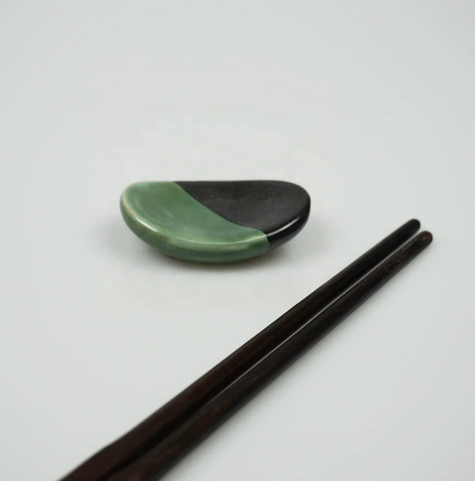 Customized Creative Japanese Style Ceramic Chopsticks Rack Boat Shaped Chopstick Stand Holder