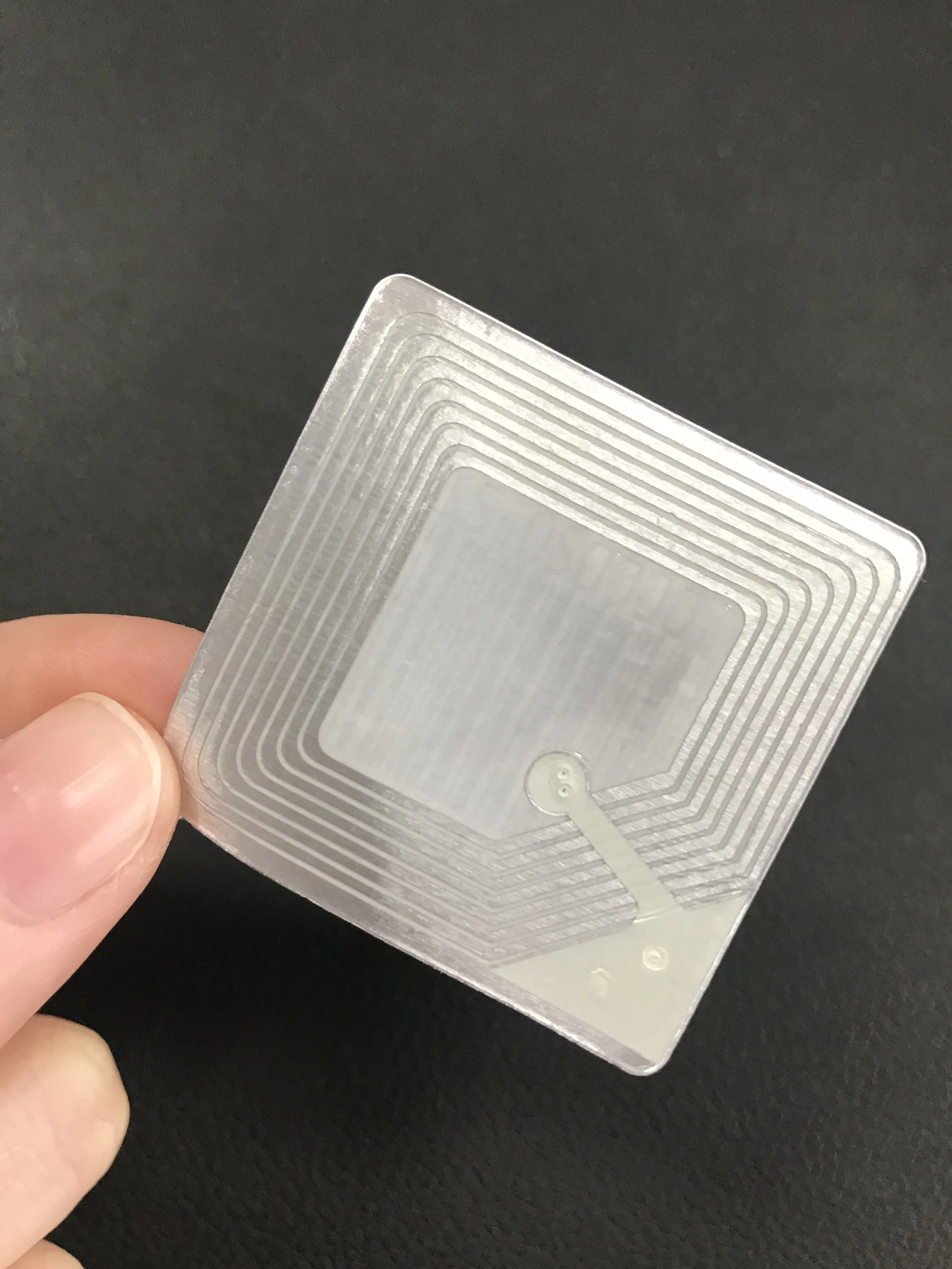 EAS 8,2 RF этикетки 4040 Bacode Color