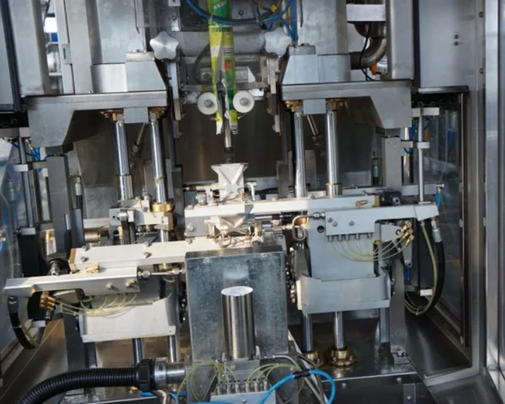 Автоматическая машина для розлива напитков 250 мл Для асептической кирпичной бумаги