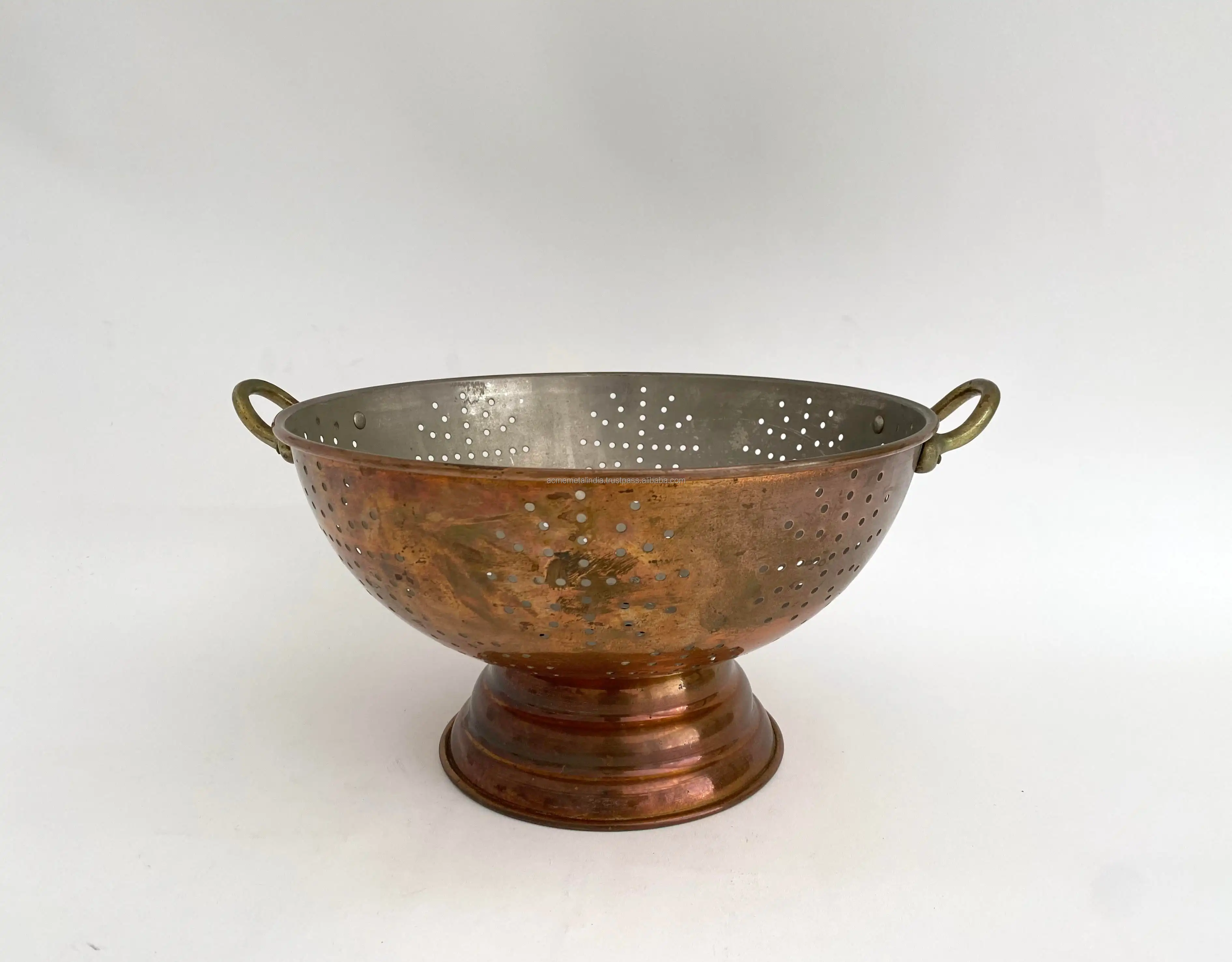 Superior Quality Round Copper Fruit and Vegetable Colander Large Size Latest Design for Washing and Draining at Affordable Price