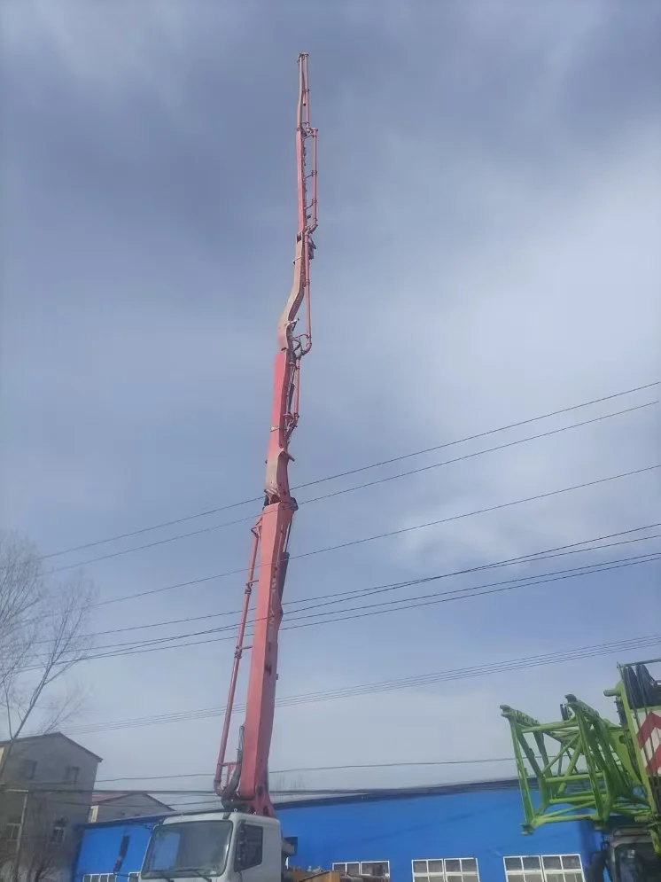 17 year Sany  37 meter second-hand concrete pump truck with maximum horizontal conveying distance of 33 meters